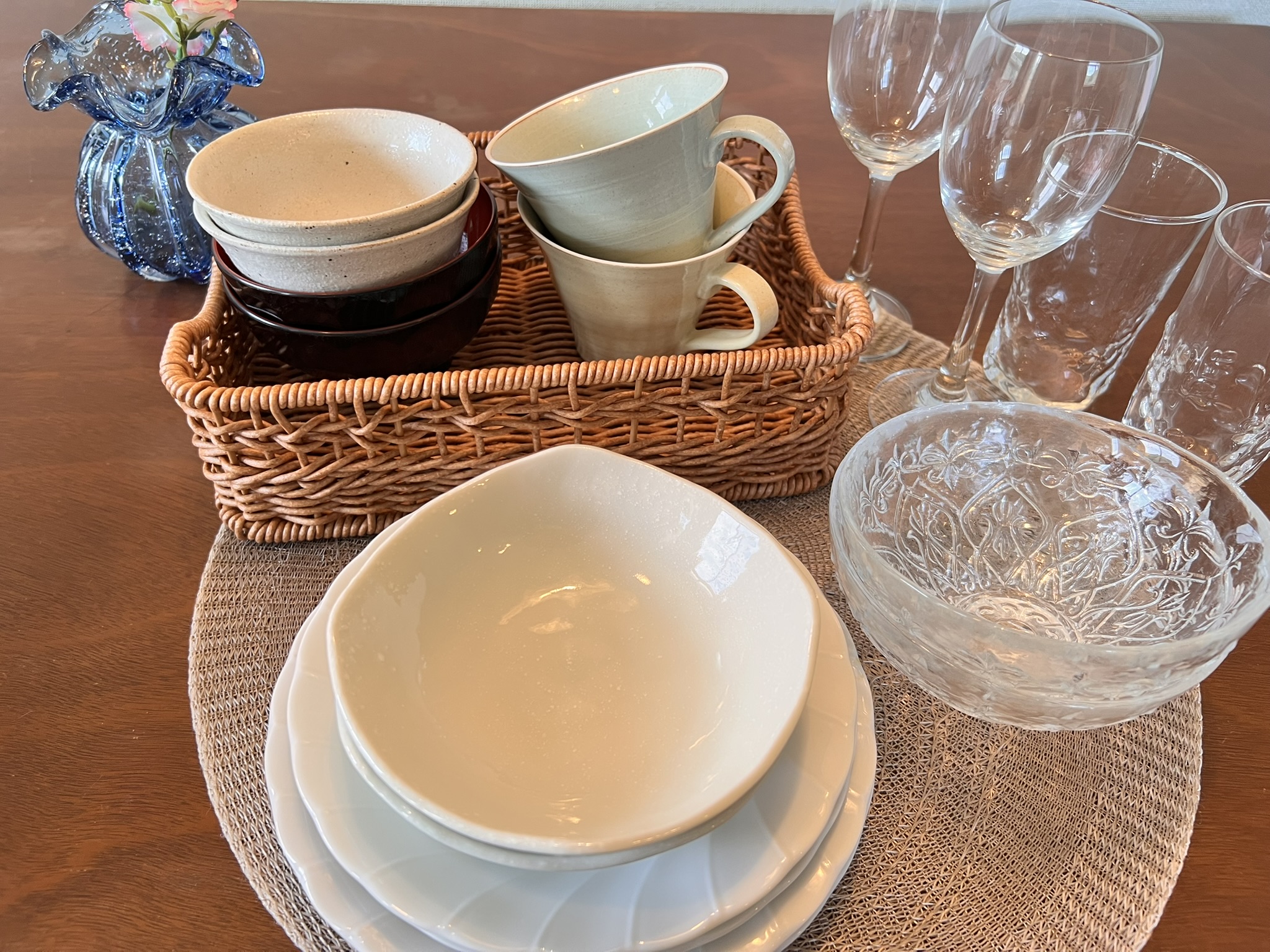 伊豆ビーチクラブ備品・食器調理器具一式が整っています