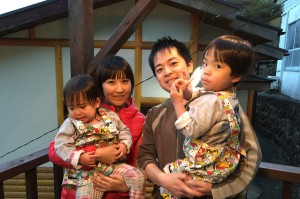 入田浜山荘で過ごす家族