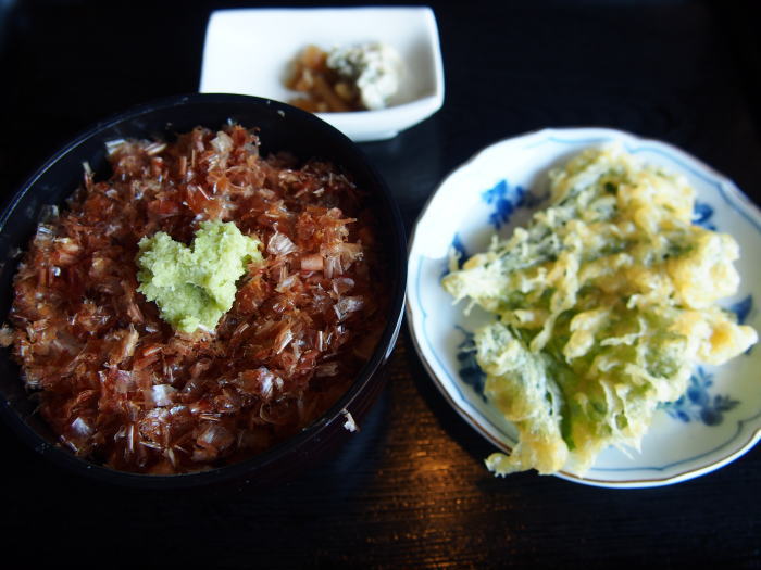 伊豆の名産わさび丼