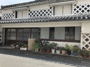 下田　なまこ壁の建物